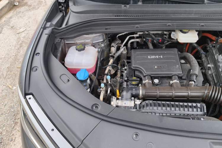 Used BYD Song L DM-i 2024 112 km Beyond Edition Engine Bay Right