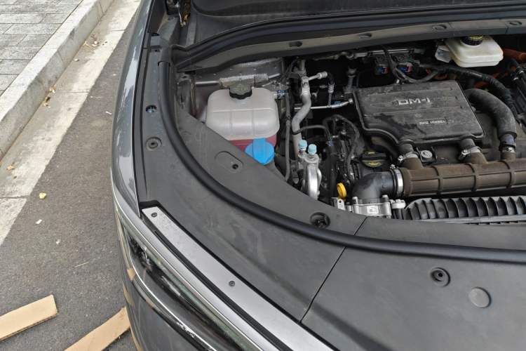 Used BYD Song L DM-i 2024 160 km Excellence Version Engine Bay Right