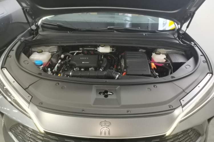 Used BYD Song L DM-i 2024 112 km Beyond Edition Engine Bay