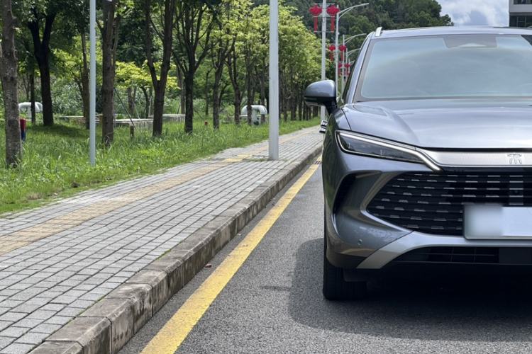 Used BYD Song L DM-i 2024 112 km Beyond Edition Exterior 10