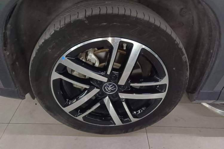 Used BYD Song L DM-i 2024 112 km Leading Edition Exterior 4