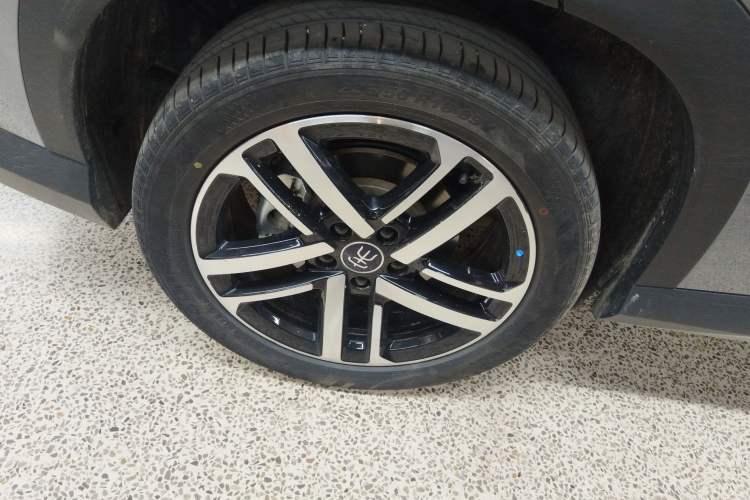 Used BYD Song L DM-i 2024 112 km Beyond Edition Exterior 4