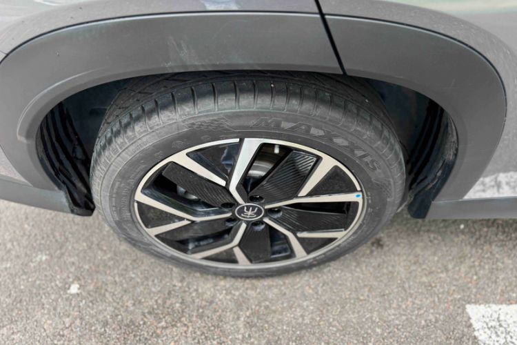 Used BYD Song L DM-i 2024 160 km Excellence Version Exterior 9