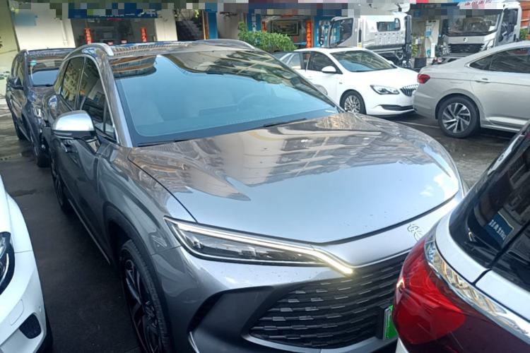 Used BYD Song L DM-i 2024 112 km Beyond Edition Front Right 45 Deg