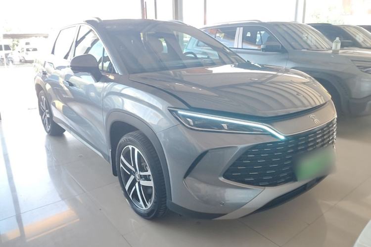 Used BYD Song L DM-i 2024 112 km Leading Edition Front Right 45 Deg