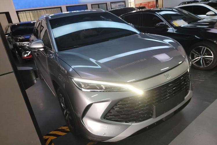 Used BYD Song L DM-i 2024 112 km Beyond Edition Front Right 45 Deg