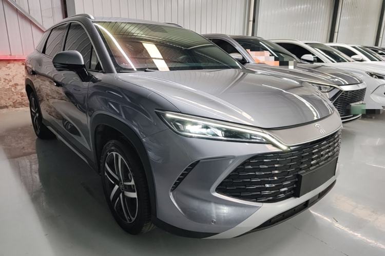 Used BYD Song L DM-i 2024 112 km Leading Edition Front Right 45 Deg