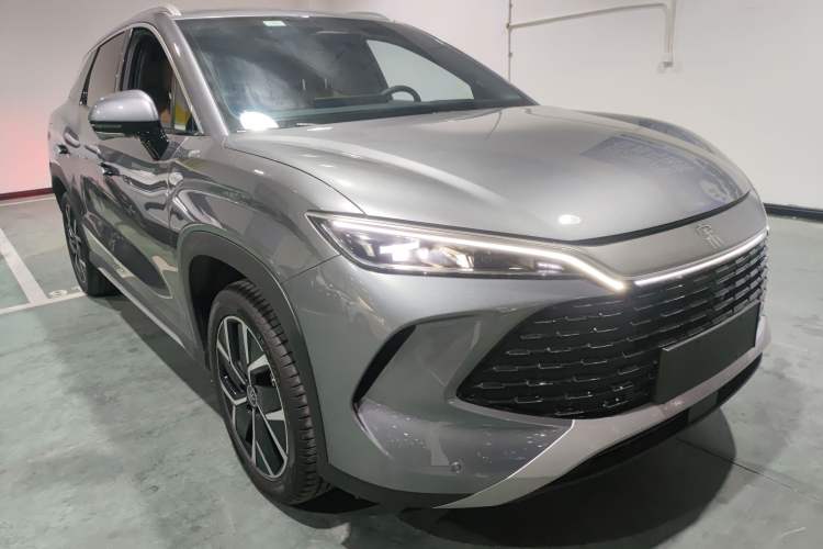 Used BYD Song L DM-i 2024 160km Beyond Edition Front Right 45 Deg