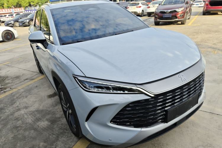 Used BYD Song L DM-i 2024 112 km Beyond Edition Front Right 45 Deg