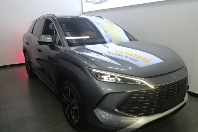 Used BYD Song L DM-i 2024 112 km Beyond Edition Front Right 45 Deg