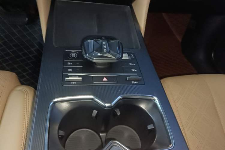 Used BYD Song L DM-i 2024 112 km Leading Edition Gear Lever