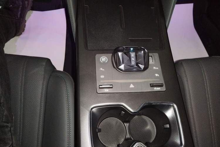 Used BYD Song L DM-i 2024 112 km Beyond Edition Gear Lever