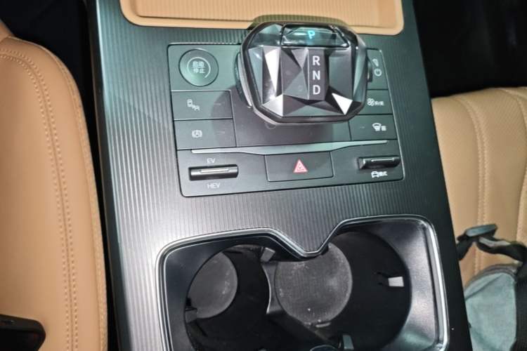 Used BYD Song L DM-i 2024 112 km Beyond Edition Gear Lever