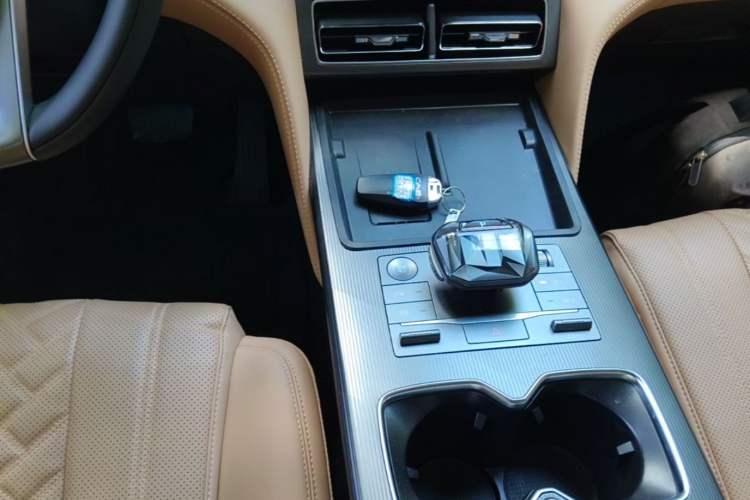 Used BYD Song L DM-i 2024 160 km Excellence Version Gear Lever