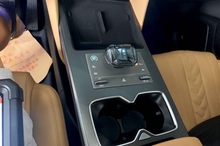 Used BYD Song L DM-i 2024 112 km Beyond Edition Gear Lever