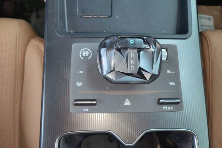 Used BYD Song L DM-i 2024 112 km Beyond Edition Gear Lever