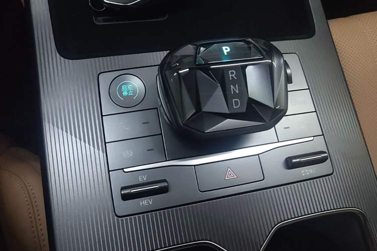 Used BYD Song L DM-i 2024 112 km Beyond Edition Gear Lever