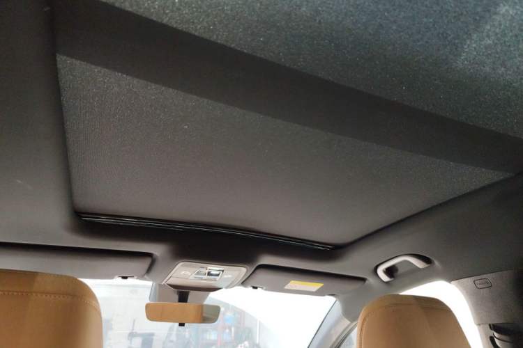 Used BYD Song L DM-i 2024 112 km Leading Edition Headliner