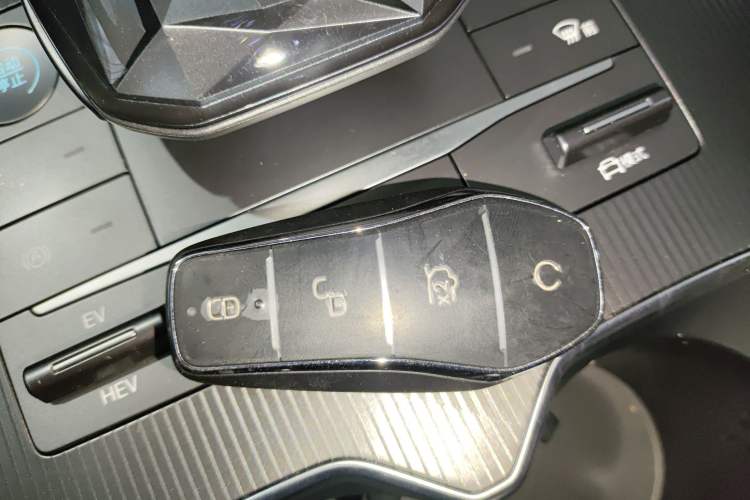 Used BYD Song L DM-i 2024 160km Beyond Edition Interior 1