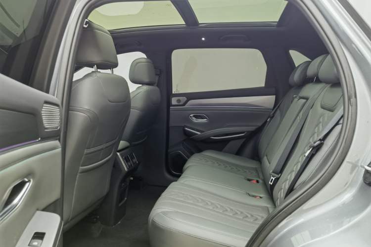 Used BYD Song L DM-i 2024 112 km Beyond Edition Interior 1