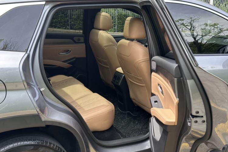 Used BYD Song L DM-i 2024 112 km Beyond Edition Interior 1