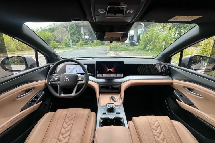 Used BYD Song L DM-i 2024 112 km Beyond Edition Interior 2