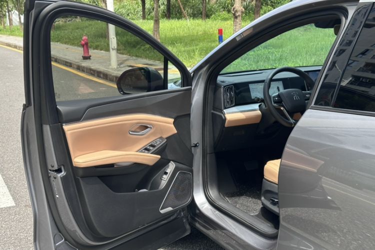 Used BYD Song L DM-i 2024 112 km Beyond Edition Interior 3