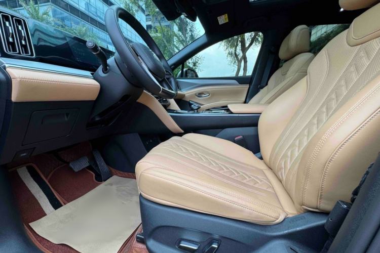 Used BYD Song L DM-i 2024 160 km Excellence Version Interior 4