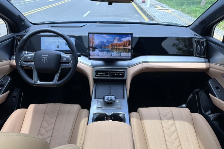 Used BYD Song L DM-i 2024 112 km Beyond Edition Interior 5