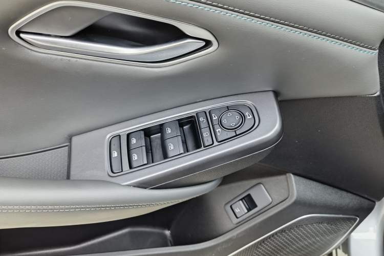 Used BYD Song L DM-i 2024 112 km Beyond Edition Interior 8