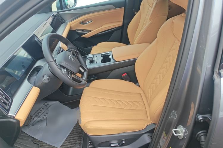 Used BYD Song L DM-i 2024 112 km Beyond Edition Left Front Seat