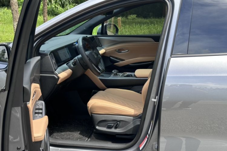 Used BYD Song L DM-i 2024 112 km Beyond Edition Left Front Seat