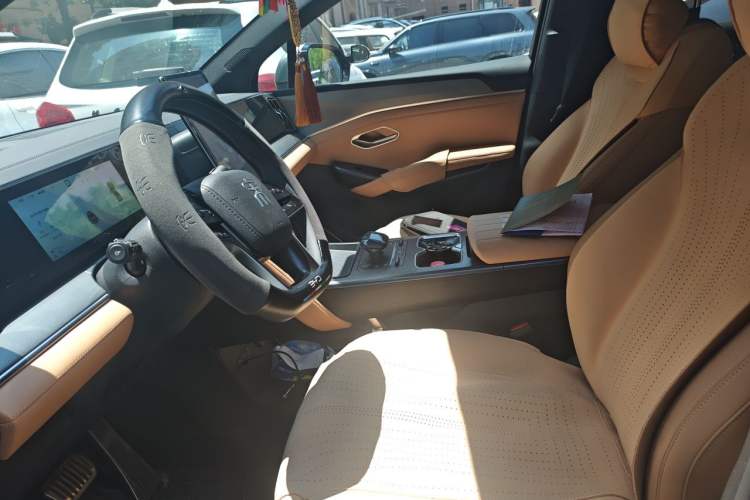 Used BYD Song L DM-i 2024 112 km Leading Edition Left Front Seat