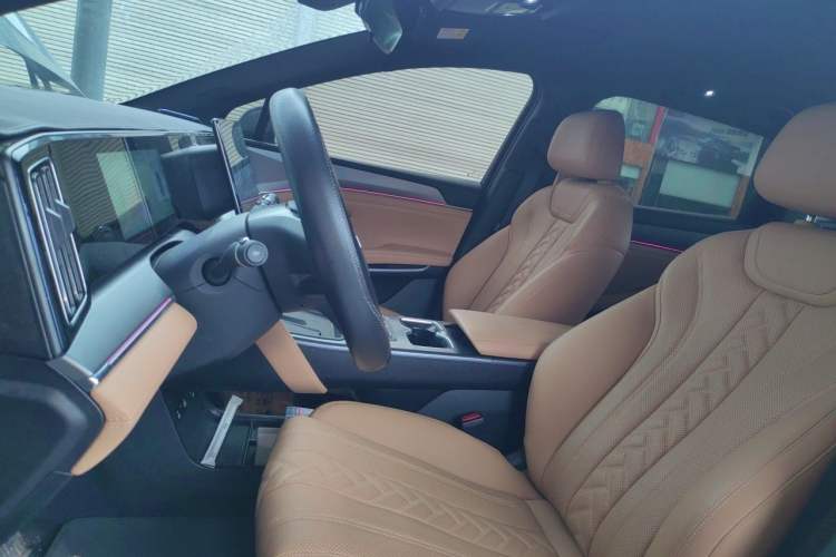 Used BYD Song L DM-i 2024 112 km Beyond Edition Left Front Seat