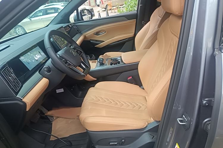 Used BYD Song L DM-i 2024 112 km Beyond Edition Left Front Seat