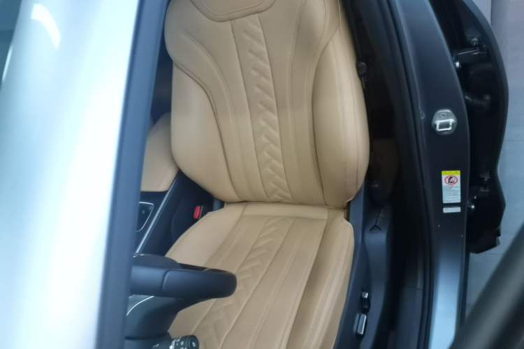 Used BYD Song L DM-i 2024 112 km Beyond Edition Left Front Seat