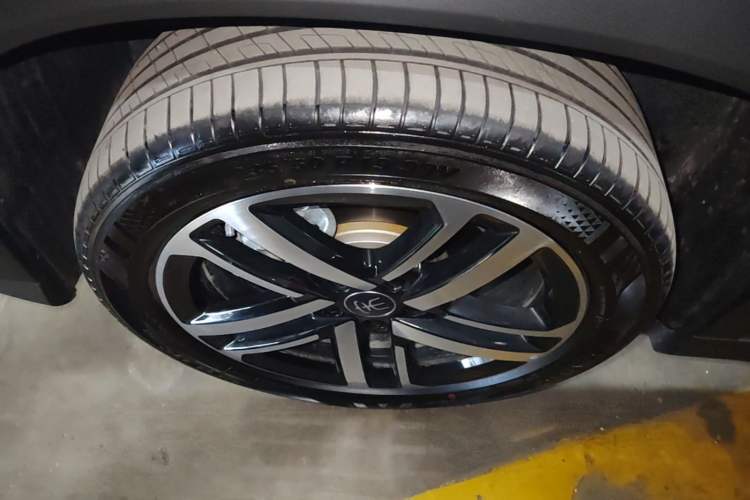 Used BYD Song L DM-i 2024 112 km Beyond Edition Left Front Wheel Hub