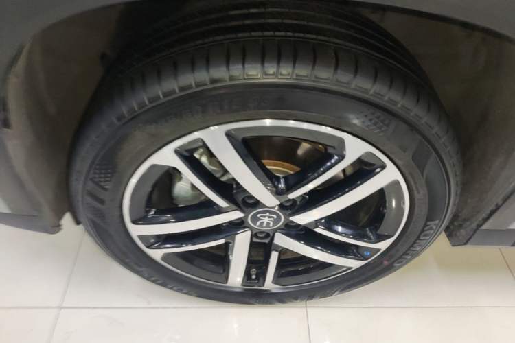 Used BYD Song L DM-i 2024 112 km Leading Edition Left Front Wheel Hub