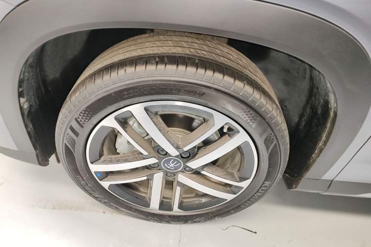 Used BYD Song L DM-i 2024 112 km Leading Edition Left Front Wheel Hub