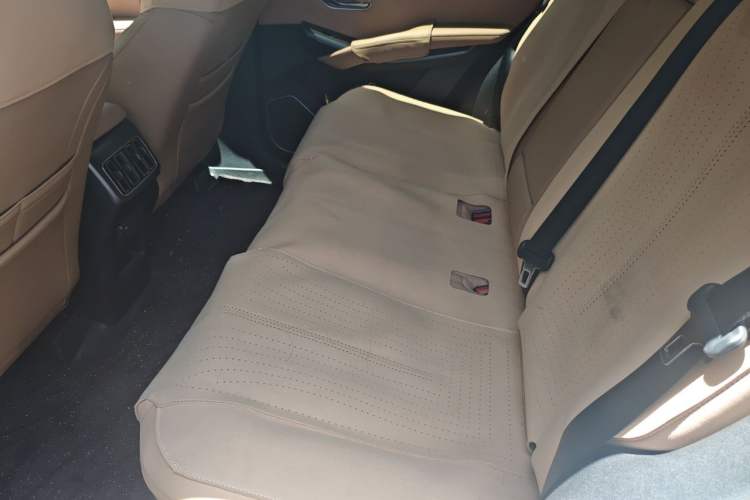 Used BYD Song L DM-i 2024 112 km Leading Edition Left Rear Seat