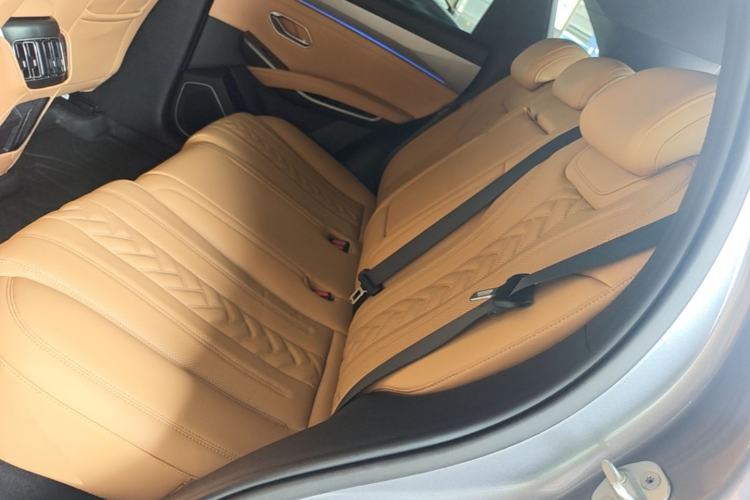 Used BYD Song L DM-i 2024 112 km Beyond Edition Left Rear Seat
