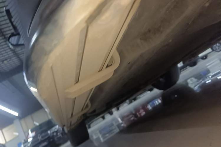 Used BYD Song L DM-i 2024 112 km Leading Edition Left Side Sill
