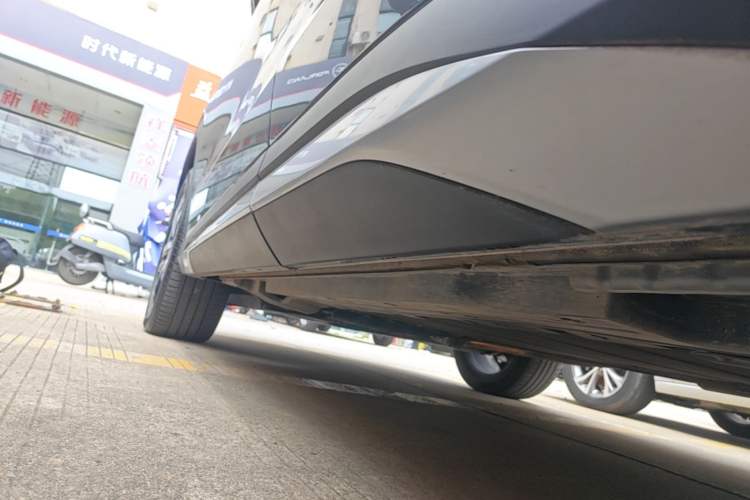 Used BYD Song L DM-i 2024 112 km Beyond Edition Left Side Sill