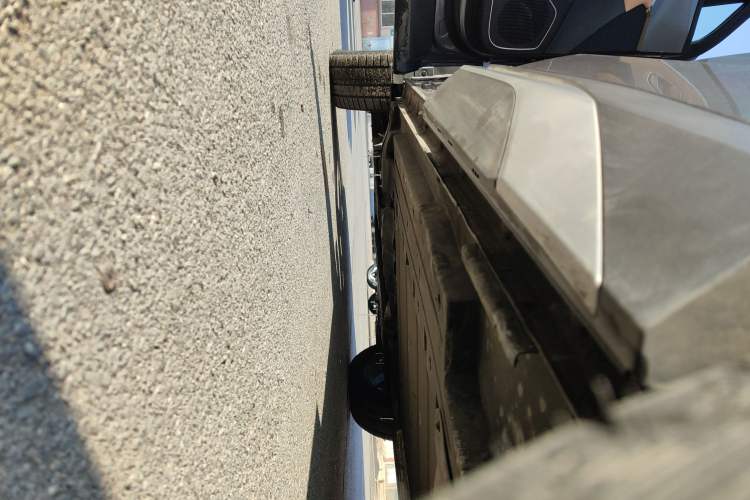 Used BYD Song L DM-i 2024 112 km Leading Edition Left Side Sill