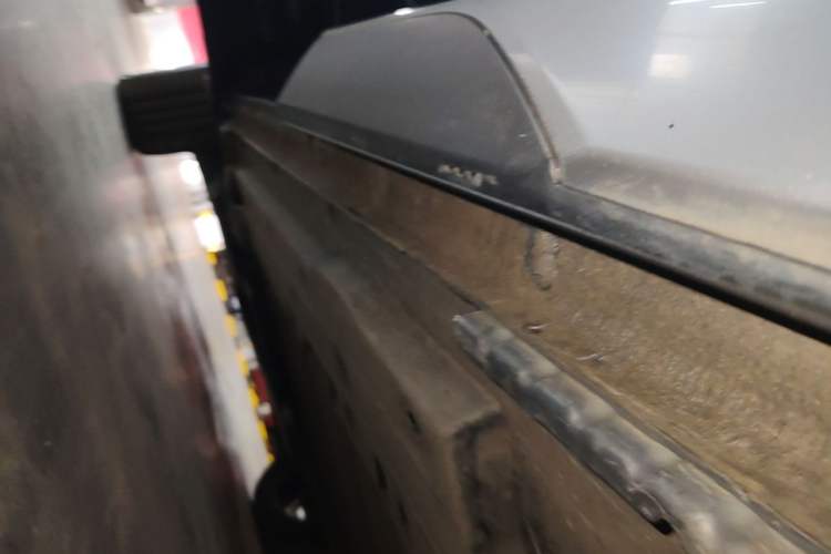 Used BYD Song L DM-i 2024 112 km Beyond Edition Left Side Sill