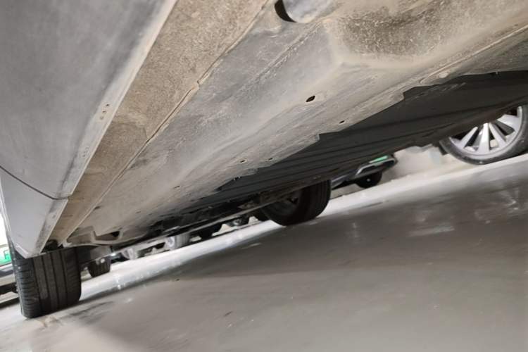 Used BYD Song L DM-i 2024 112 km Leading Edition Left Side Sill