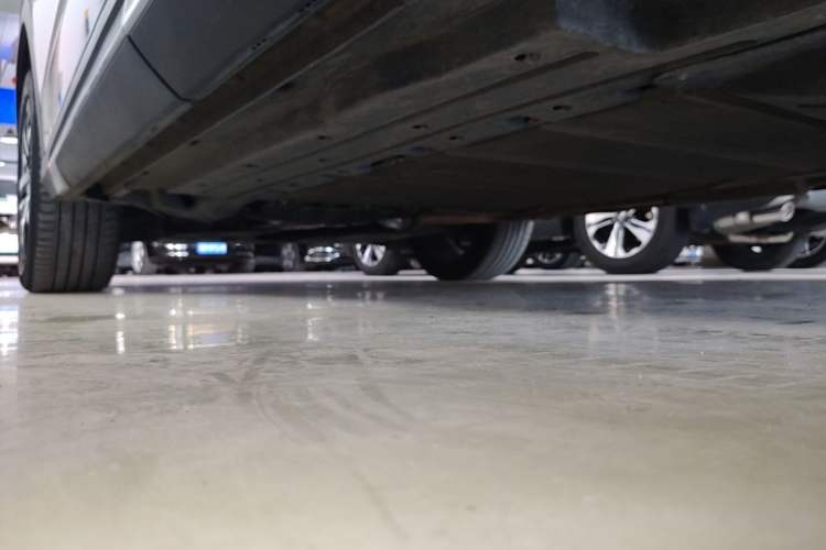 Used BYD Song L DM-i 2024 112 km Leading Edition Left Side Sill