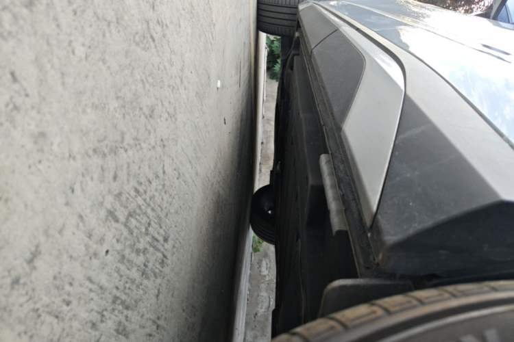 Used BYD Song L DM-i 2024 112 km Beyond Edition Left Side Sill