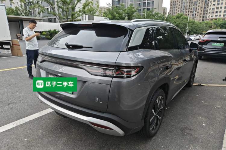 Used BYD Song L DM-i 2024 160 km Excellence Version Rear Right 45 Deg