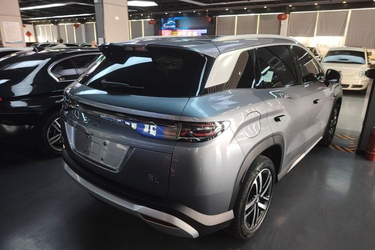 Used BYD Song L DM-i 2024 112 km Beyond Edition Rear Right 45 Deg